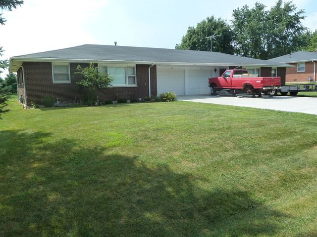 1121 Johnston Dr, Aurora, IL 60506 photo 1