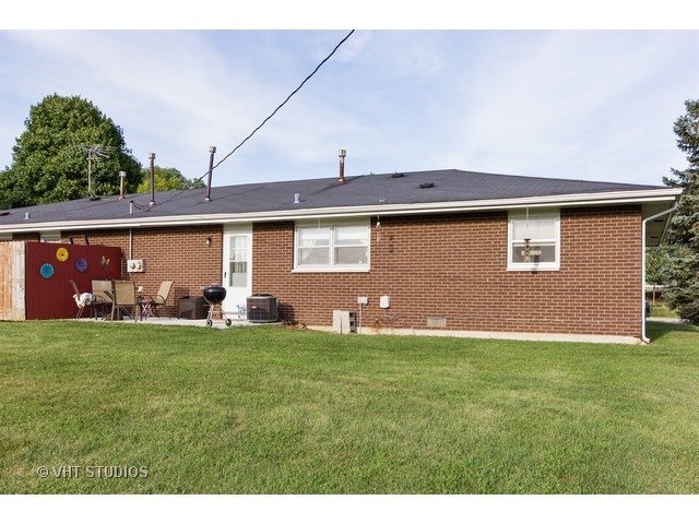 1121 Johnston Dr, Aurora, IL 60506 photo 7