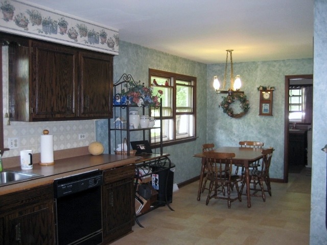 14005 Durkee Rd, Harvard, IL 60033 photo 9