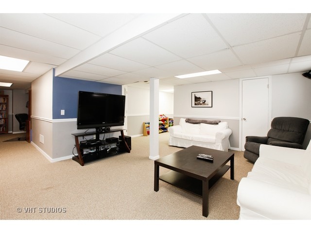 565 Plank Rd, Naperville, IL 60563 photo 5