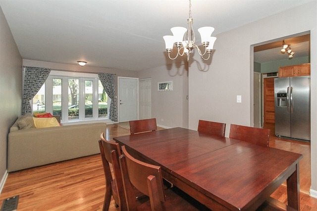 565 Morgan Ln, Hoffman Estates, IL 60169 photo 5