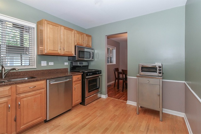 565 Morgan Ln, Hoffman Estates, IL 60169 photo 7