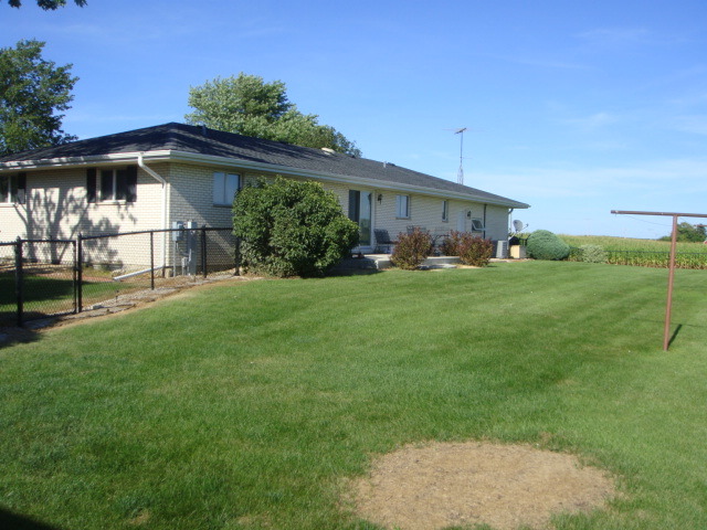 4250 Bell Rd, Minooka, IL 60447 photo 7