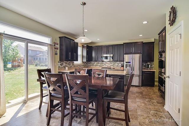 200 Loradale Rd, Oswego, IL 60543 photo 2