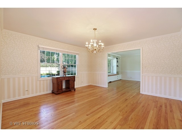 1609 Whitman Ln, Wheaton, IL 60189 photo 5