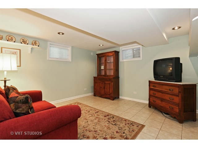 1609 Whitman Ln, Wheaton, IL 60189 photo 18
