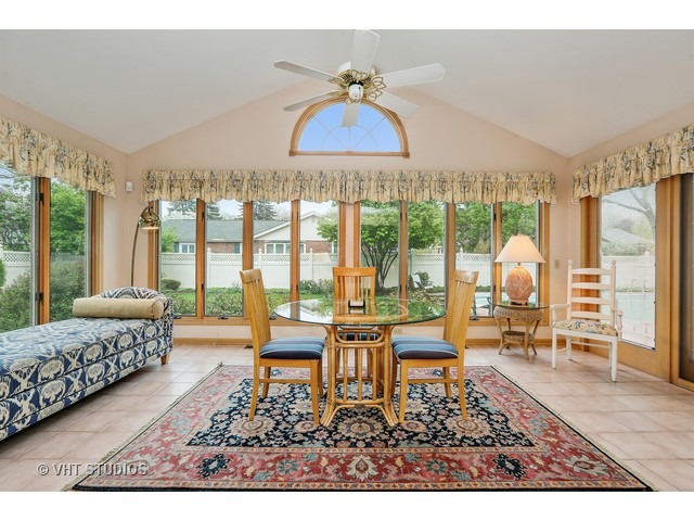 1609 Whitman Ln, Wheaton, IL 60189 photo 9
