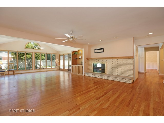 1609 Whitman Ln, Wheaton, IL 60189 photo 8
