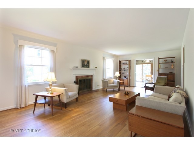 4502 Hoover St, Rolling Meadows, IL 60008 photo 2