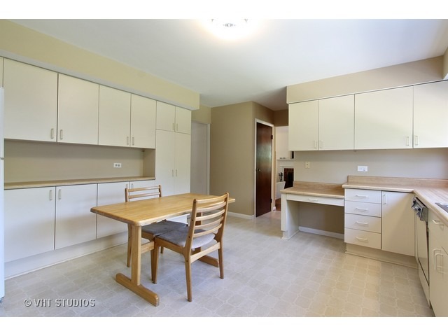 4502 Hoover St, Rolling Meadows, IL 60008 photo 5