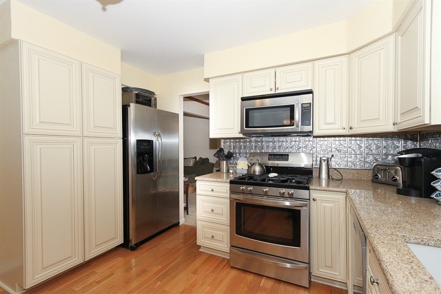 1744 Madera Dr, Wheaton, IL 60189 photo 8