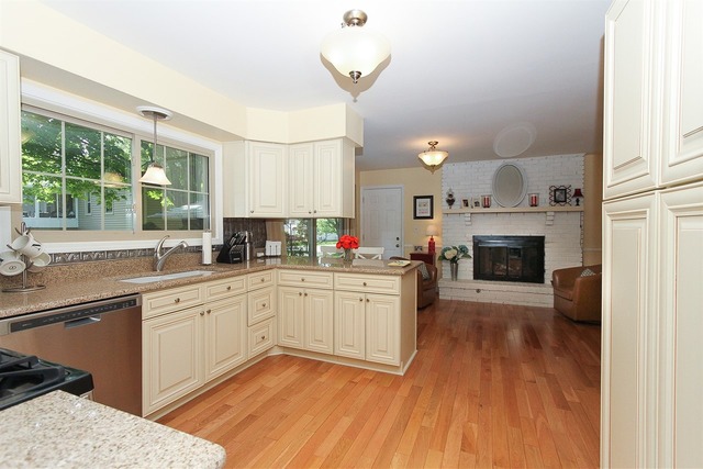 1744 Madera Dr, Wheaton, IL 60189 photo 9