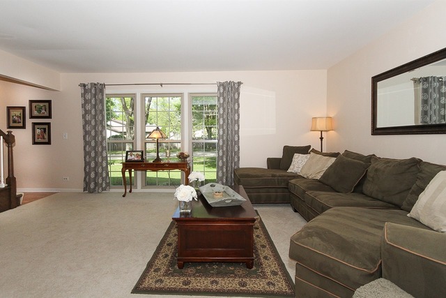 1744 Madera Dr, Wheaton, IL 60189 photo 4