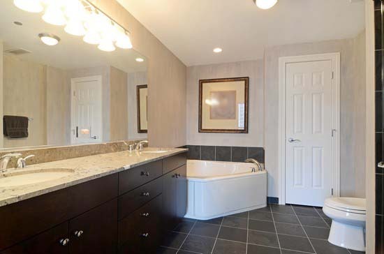 21 E Huron St #2305, Chicago, IL 60611 photo 17