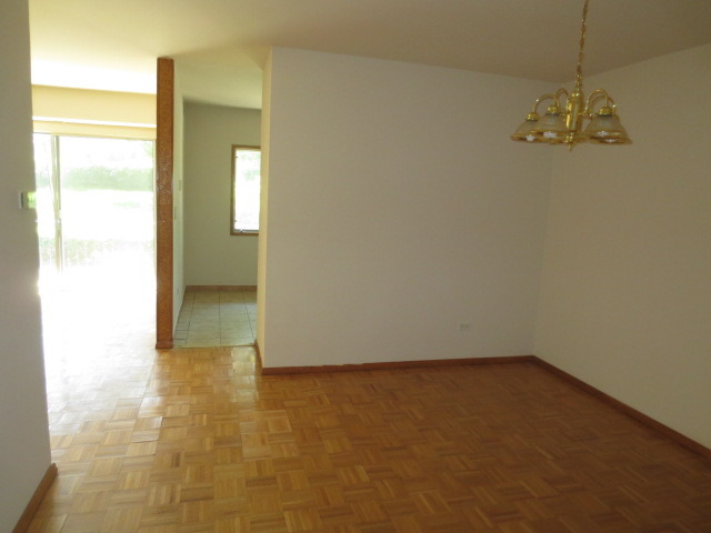 1425 Sandpebble Dr #109, Wheeling, IL 60090 photo 3