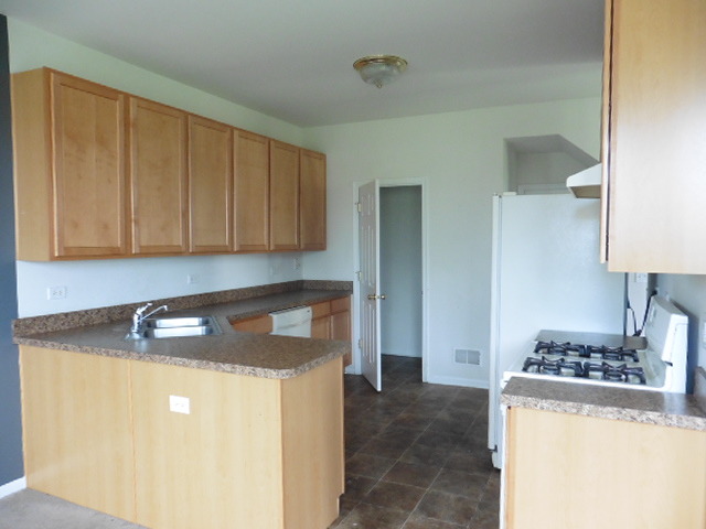 2228 Evergreen Cir, Mchenry, IL 60050 photo 7