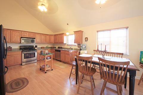 1068 Madison Ave, Braidwood, IL 60408 photo 3