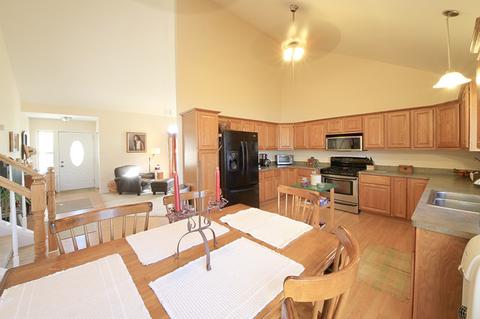 1068 Madison Ave, Braidwood, IL 60408 photo 4