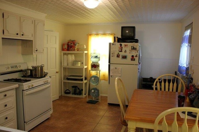 411 Oakland Ave, Morrison, IL 61270 photo 2