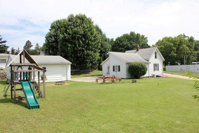 411 Oakland Ave, Morrison, IL 61270 photo 16