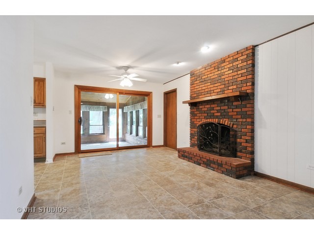 48 Redstart Rd, Naperville, IL 60565 photo 5