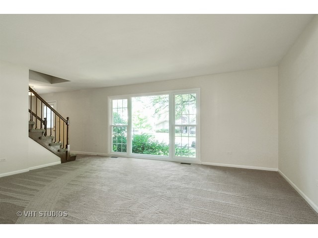 48 Redstart Rd, Naperville, IL 60565 photo 2