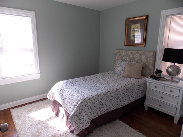 10404 S Rhodes Ave, Chicago, IL 60628 photo 12
