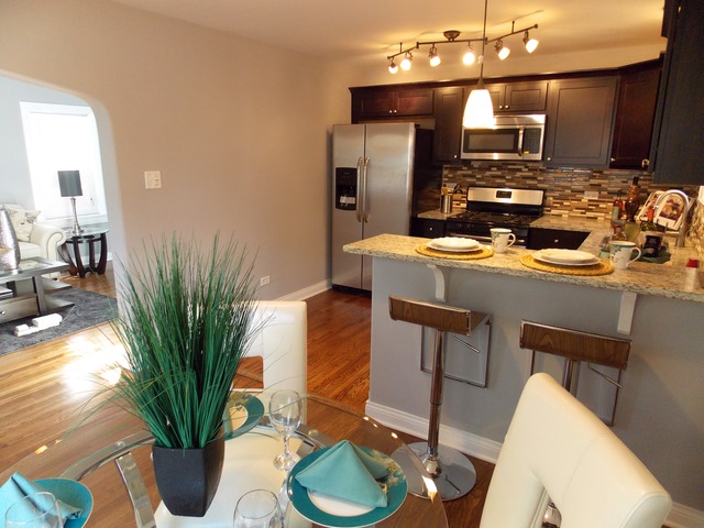 10404 S Rhodes Ave, Chicago, IL 60628 photo 10