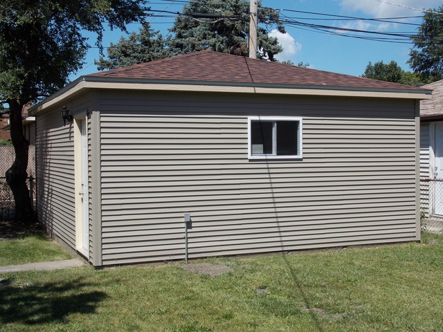 10404 S Rhodes Ave, Chicago, IL 60628 photo 4
