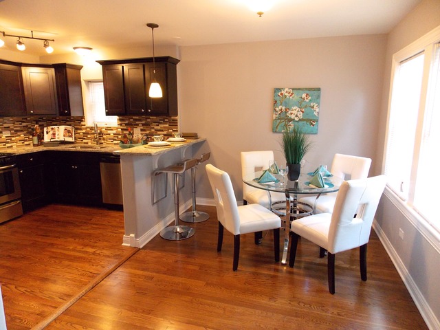10404 S Rhodes Ave, Chicago, IL 60628 photo 8