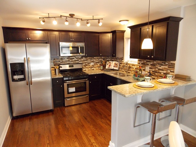 10404 S Rhodes Ave, Chicago, IL 60628 photo 9