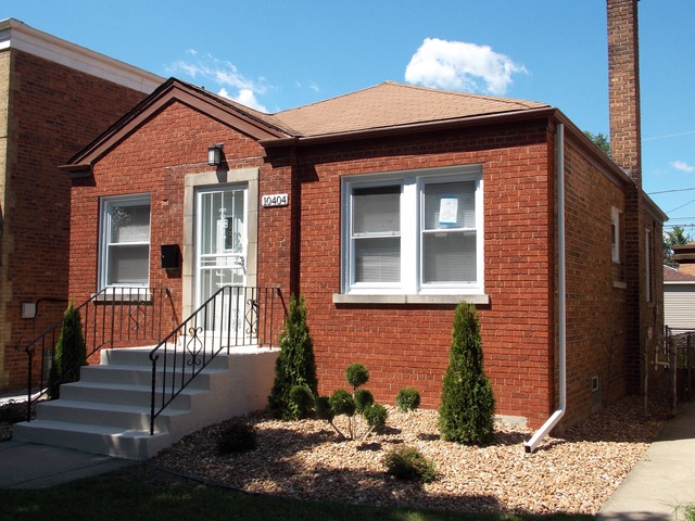10404 S Rhodes Ave, Chicago, IL 60628 photo 1