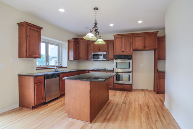 26737 Lindengate Cir, Plainfield, IL 60585 photo 5