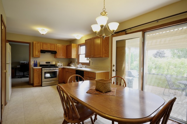 3105 W Lorient Dr, Mchenry, IL 60050 photo 10