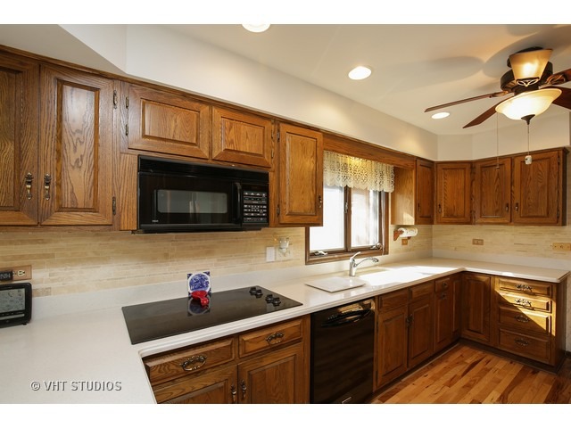 9 N570 Arrowmaker Pass, Elgin, IL 60124 photo 3