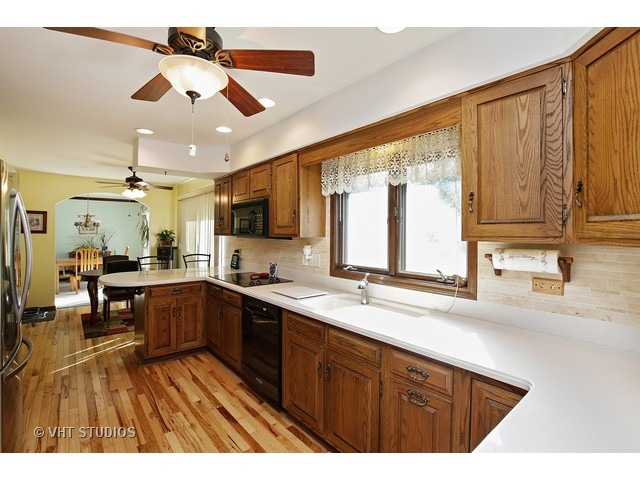 9 N570 Arrowmaker Pass, Elgin, IL 60124 photo 4