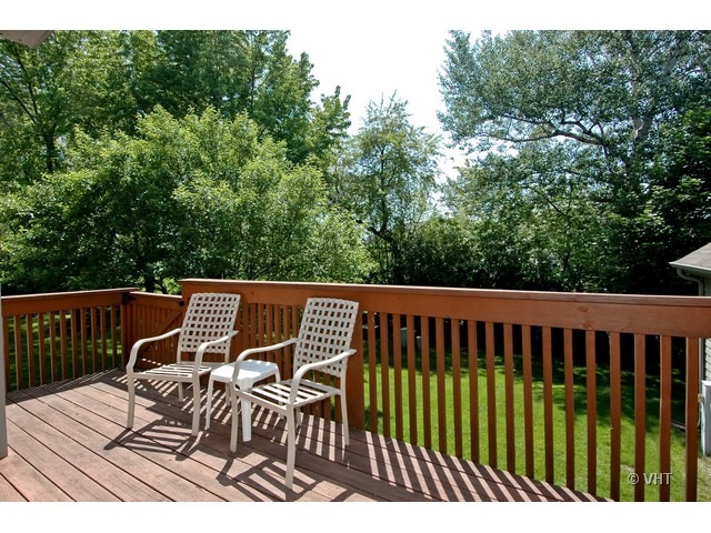 126 Deer Run Ln, Elgin, IL 60120 photo 9