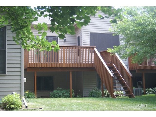 126 Deer Run Ln, Elgin, IL 60120 photo 10