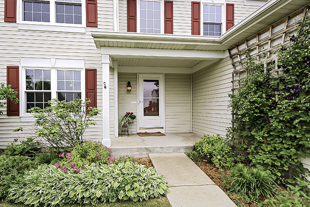 69 E Old Mill Trl, Antioch, IL 60002 photo 1