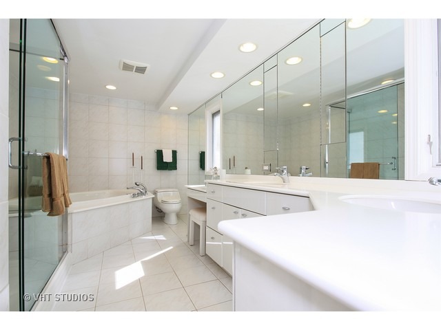 4013 Carousel Dr, Northbrook, IL 60062 photo 9