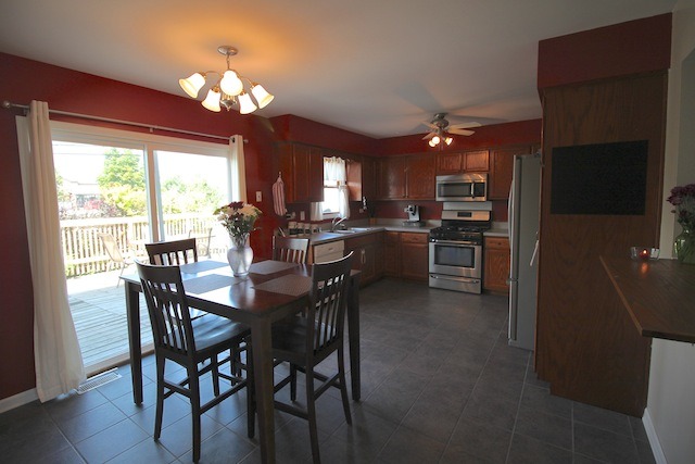 2311 Gustave Ln, Plainfield, IL 60586 photo 3