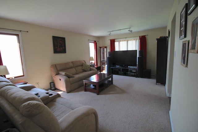 2311 Gustave Ln, Plainfield, IL 60586 photo 4