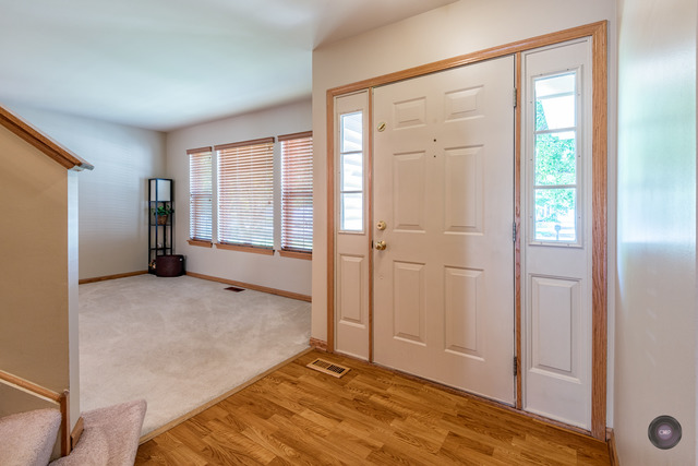 3258 Whitney Rd, Aurora, IL 60502 photo 9