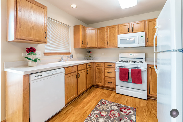 3258 Whitney Rd, Aurora, IL 60502 photo 3