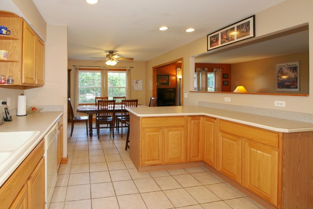304 Rustic Ln, Algonquin, IL 60102 photo 9