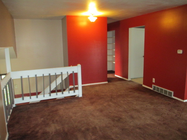 5209 W Greenbrier Dr, Mchenry, IL 60050 photo 5