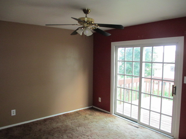 5209 W Greenbrier Dr, Mchenry, IL 60050 photo 7