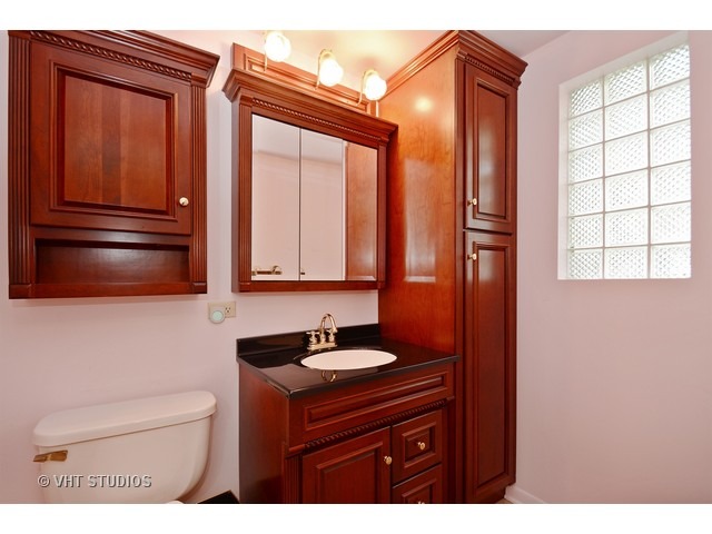 140 Warwick St, Park Forest, IL 60466 photo 9