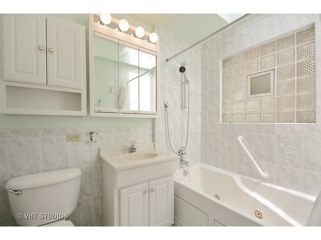 140 Warwick St, Park Forest, IL 60466 photo 8
