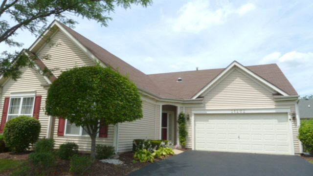21202 W Walnut Dr, Plainfield, IL 60544 photo 1